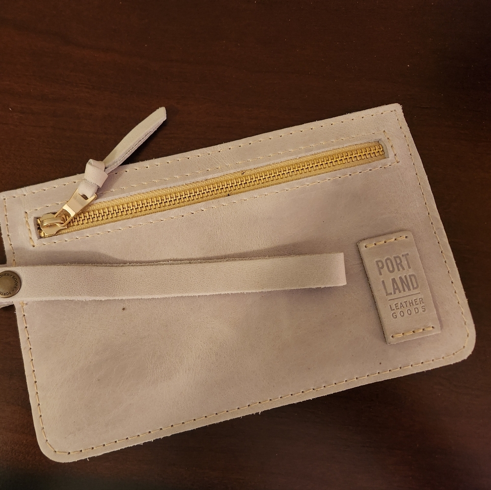 Portland Leather Adriana Pouch wristlet Beluga